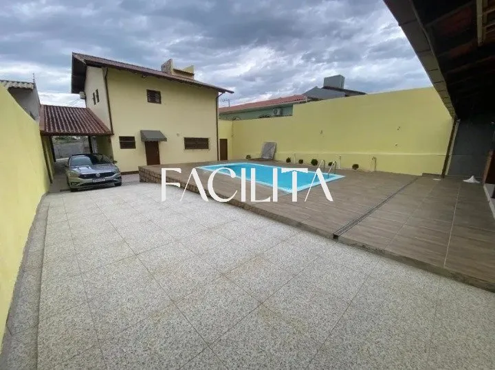 Furnished 164 m² house with 3 bedrooms and private garden — photo 17