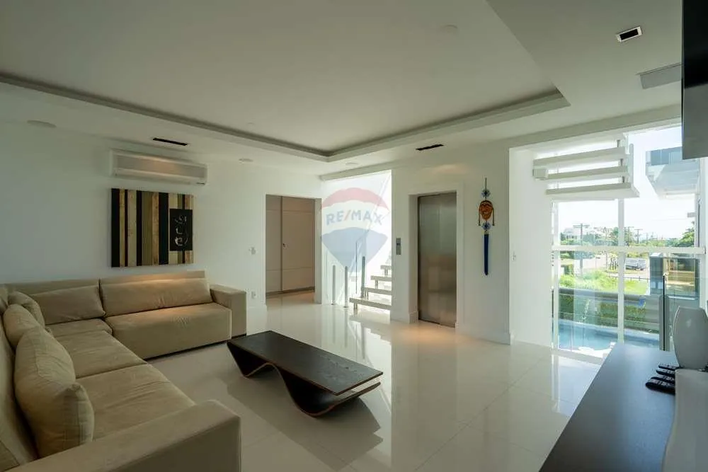 House with 7 en-suite bedrooms and balcony — photo 38