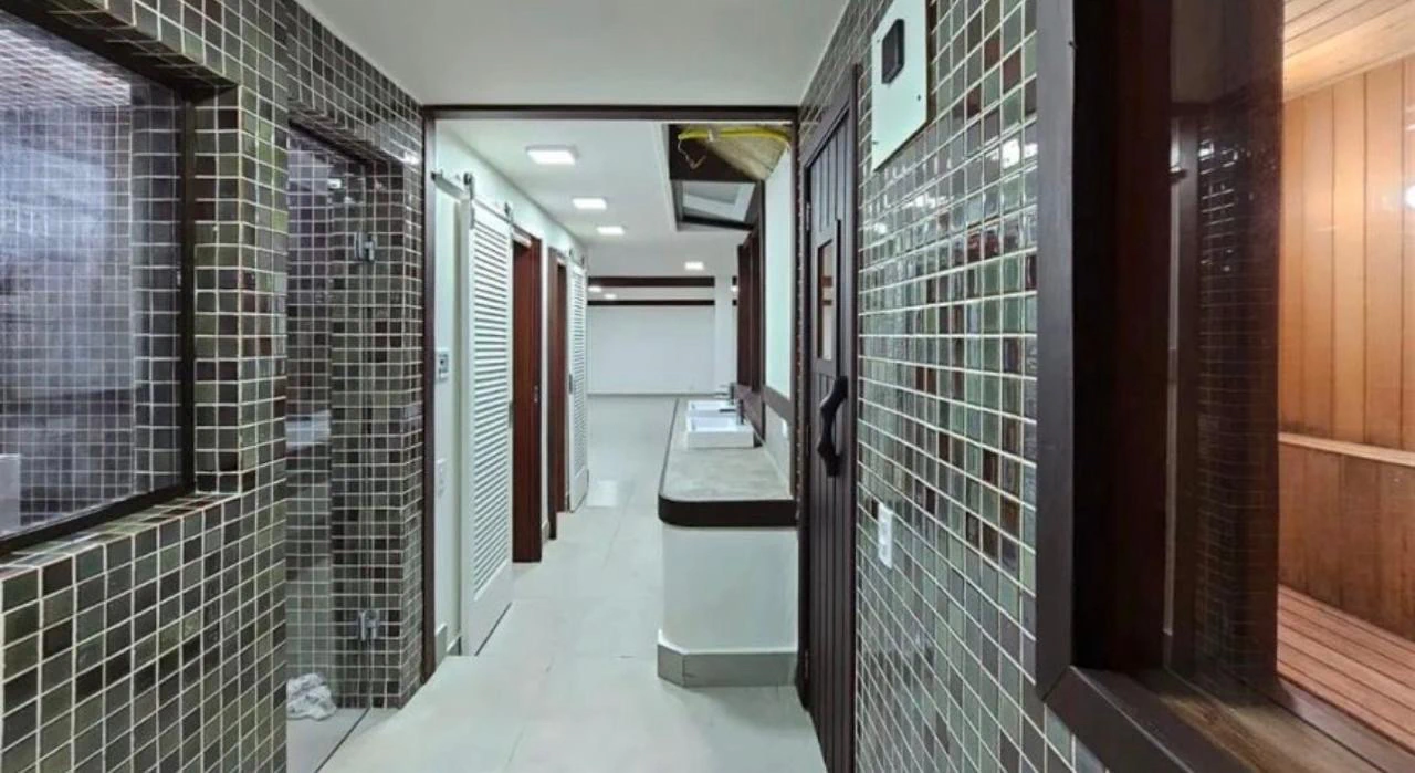 Casa de 5 quartos com 960 m² e 8 banheiros — photo 10