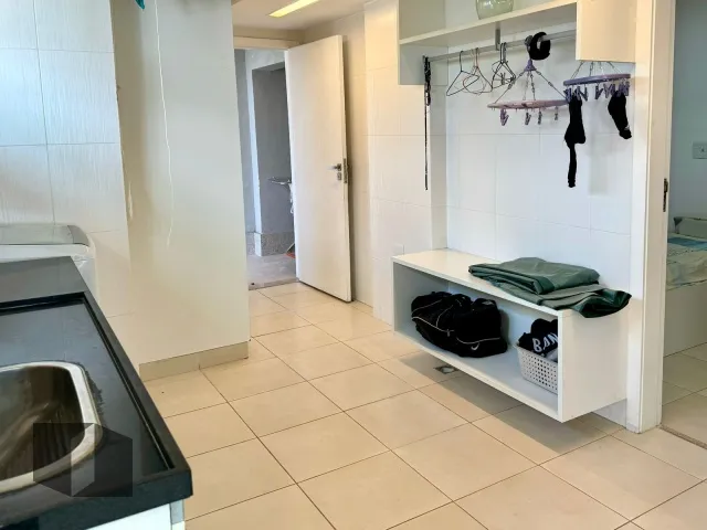 Furnished penthouse apartment with 5 bedrooms and 5 baths — photo 45