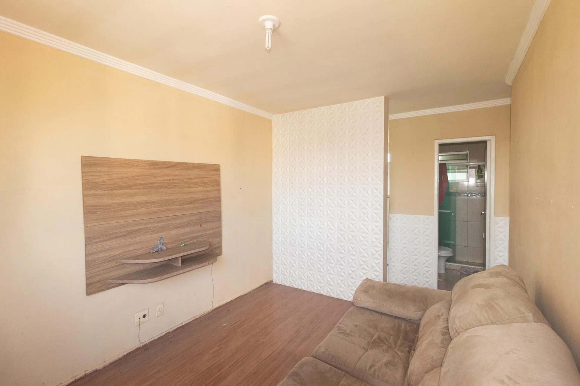 Apartment with laundry area, 2 bedrooms and closed kitchen — photo 5