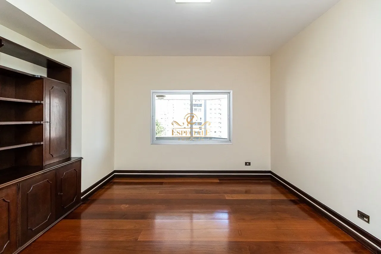Apartamento de 379 m² com 4 quartos e 2 vagas — photo 9