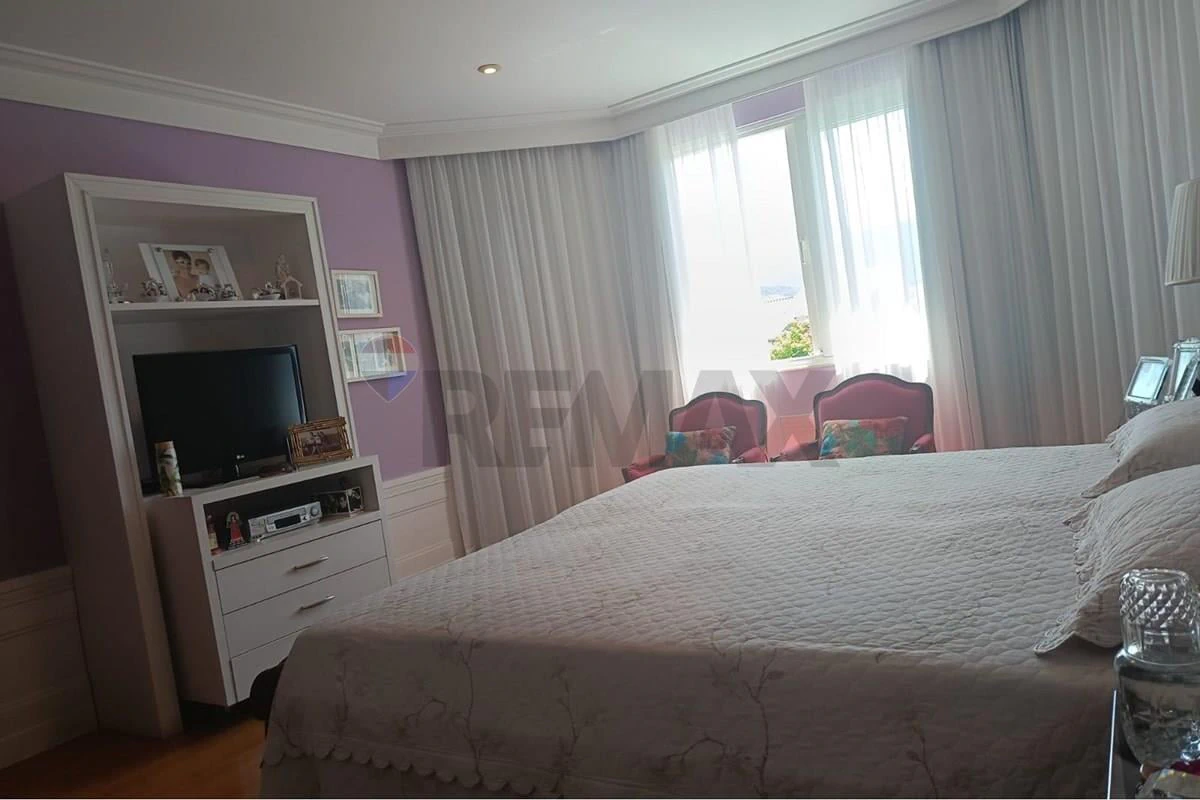Furnished house with private garden and 5 parking spots — photo 16