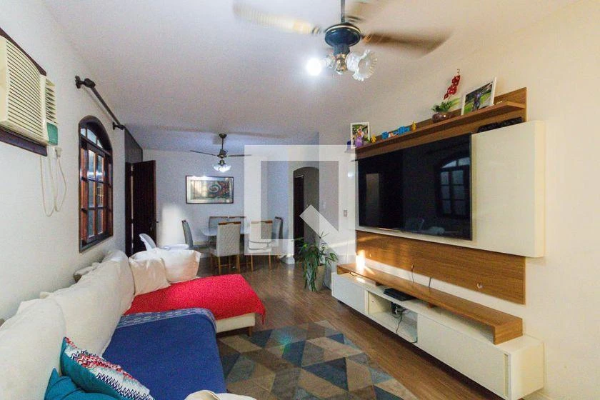 5-bedroom house with a mountain view in Rio de Janeiro