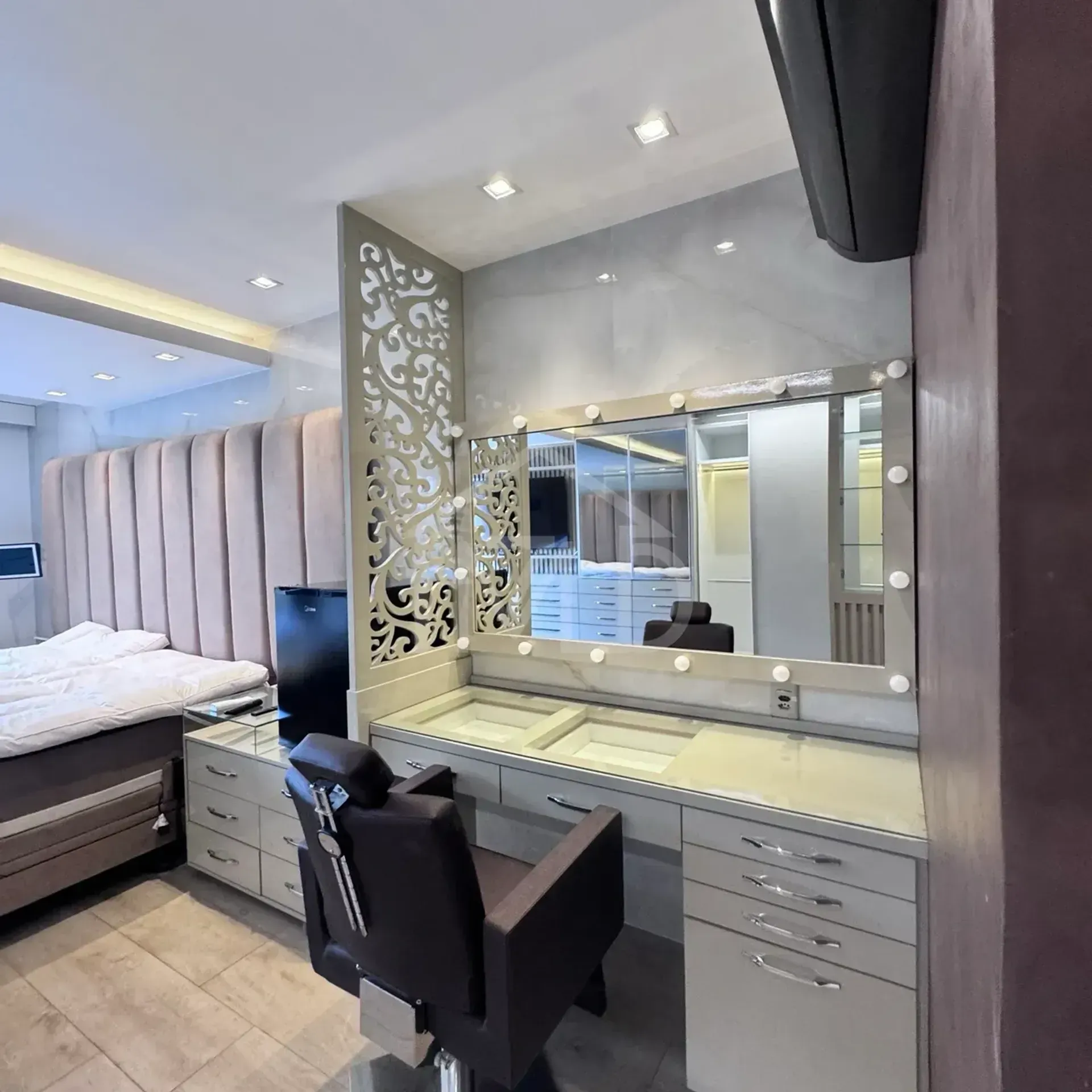 Furnished house with 4 bedrooms and 5 bathrooms, open kitchen — photo 32