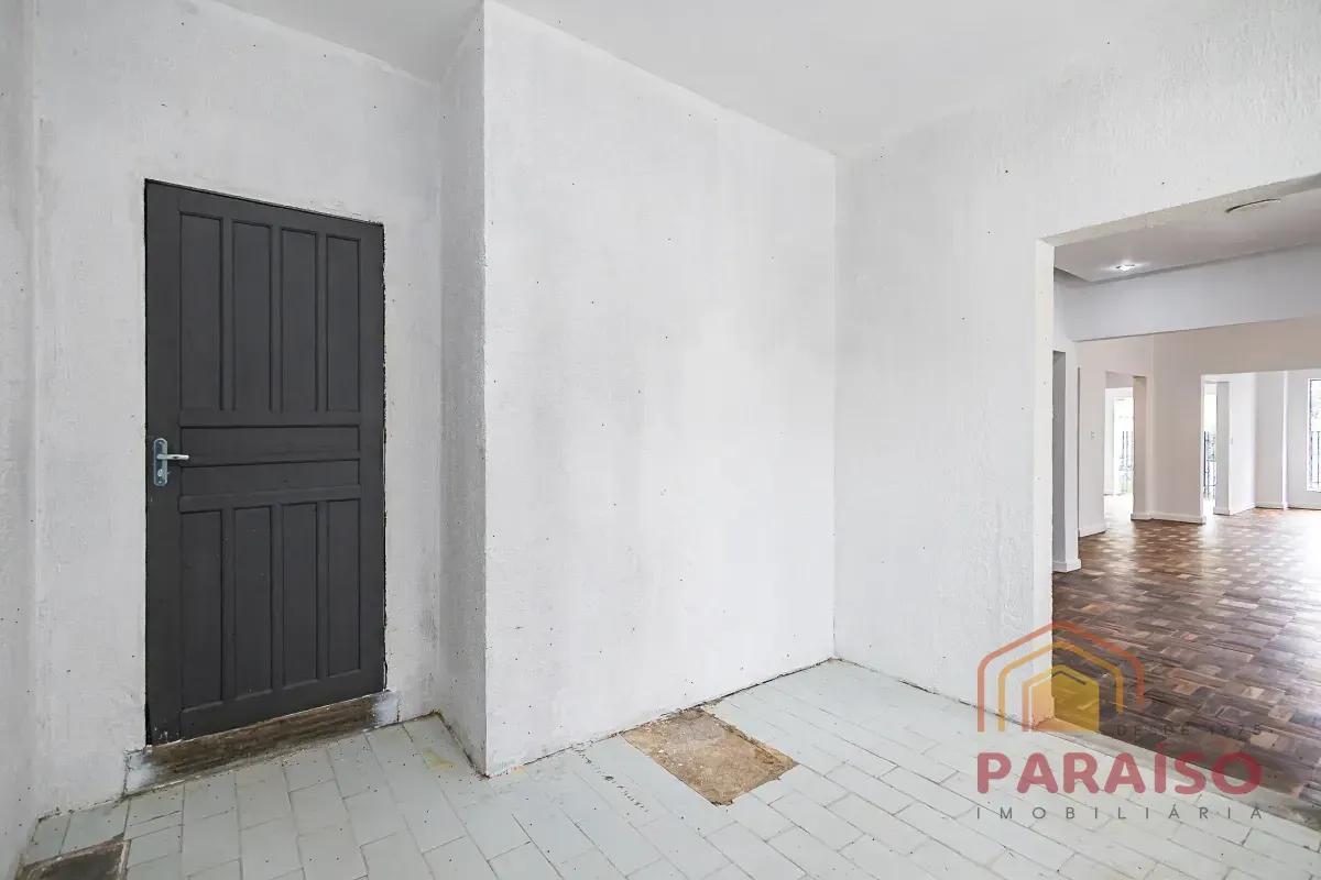 Деревянный пол или ламинат и 4 спальни: дом 165 м² — photo 5