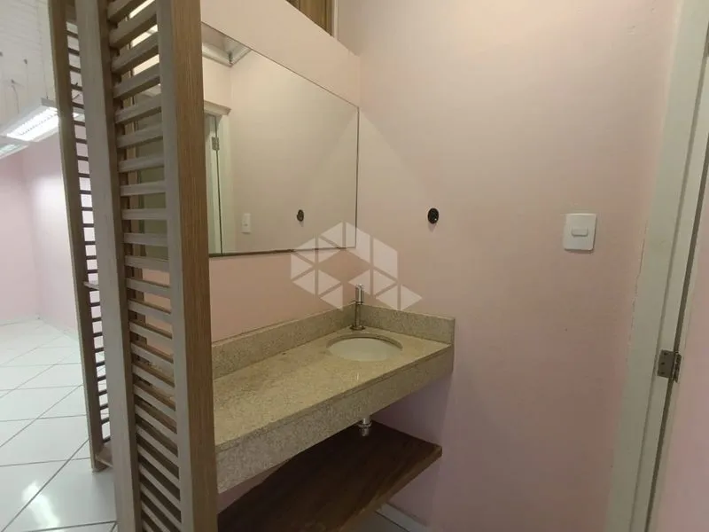80 m² studio with balcony and air conditioning — photo 15