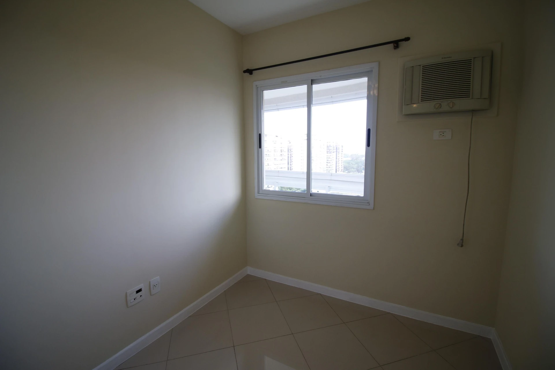 Робоче місце та 3 спальні: квартира 102 м² — photo 9
