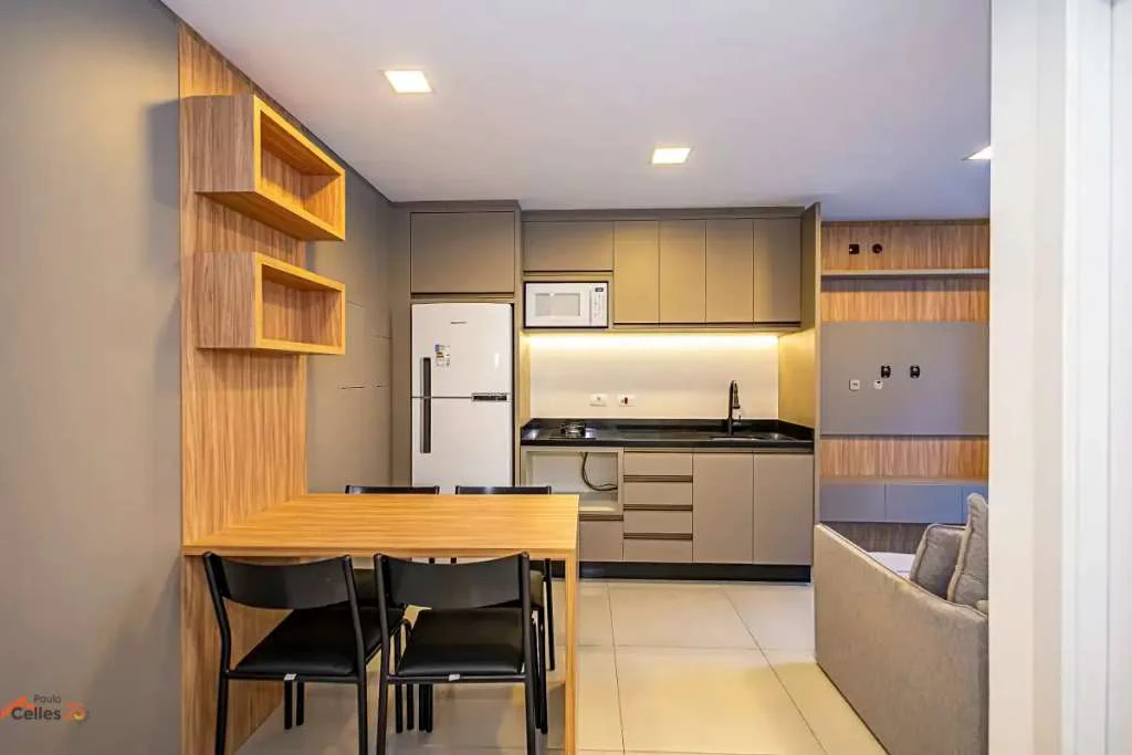 Apartamento amueblado de 2 dormitorios y 79 m² con balcón — photo 2