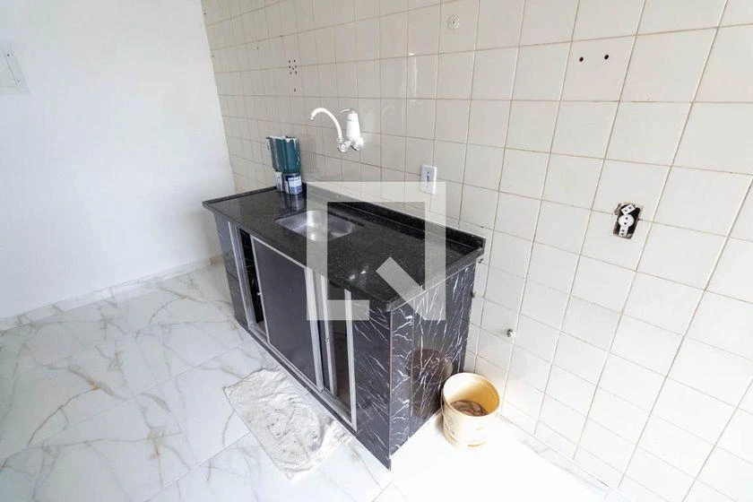 2-bedroom apartment in a building with a gym — photo 8