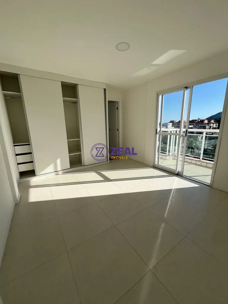 Duplex-style top unit with 3 bedrooms and 5 baths — photo 25