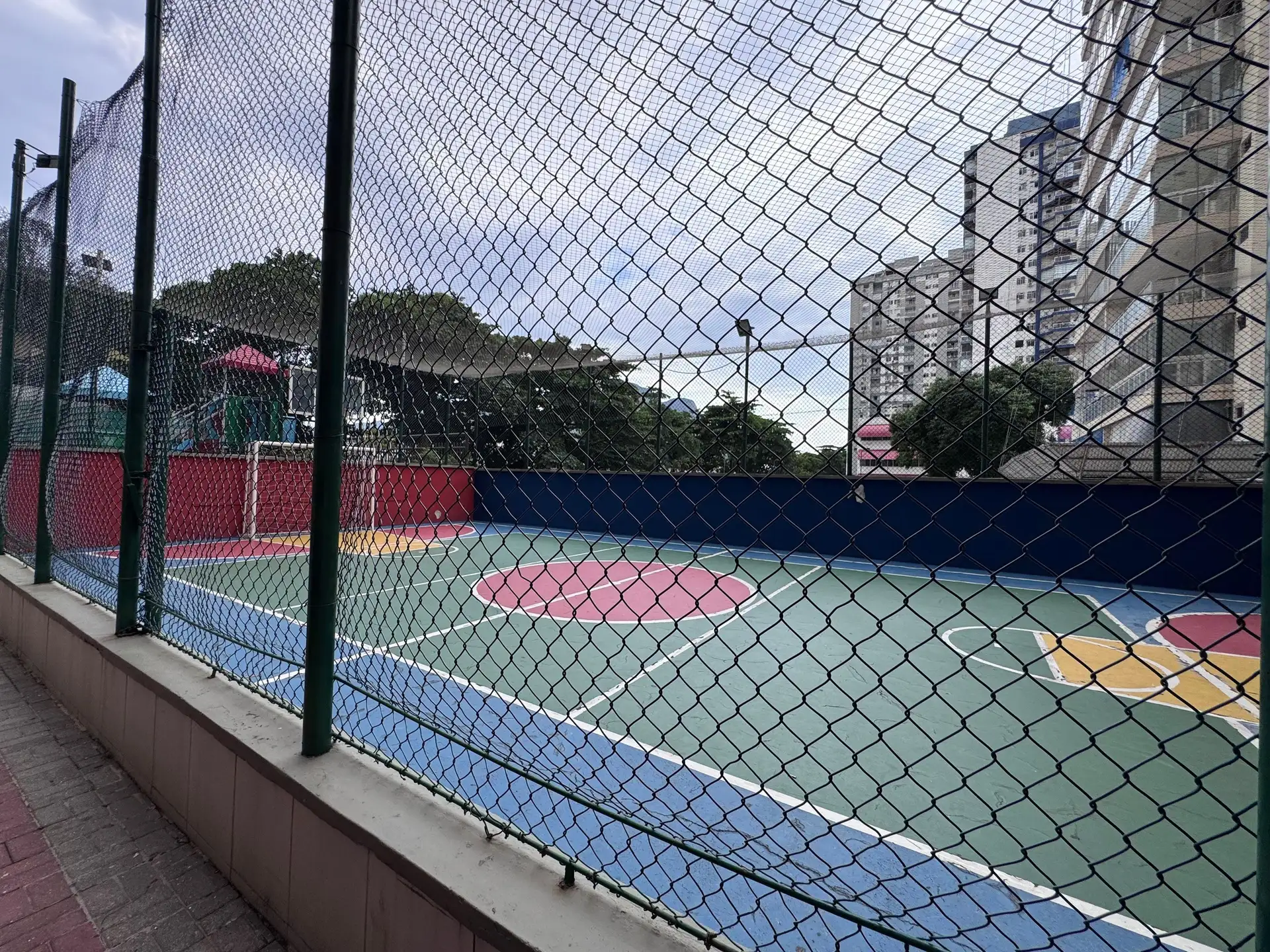 Apartamento de 3 quartos com varanda de vidro — photo 53