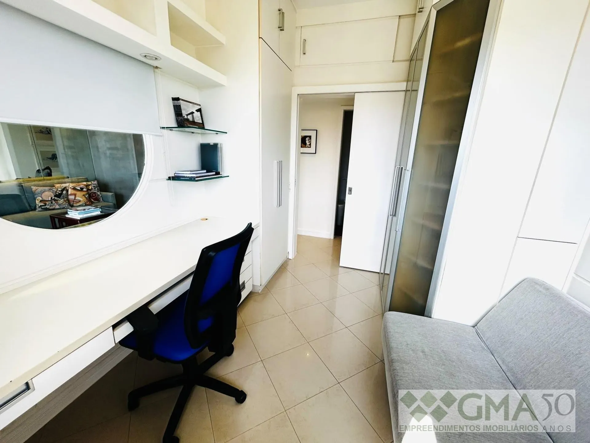 2-bedroom apartment in a building with a sauna — photo 16