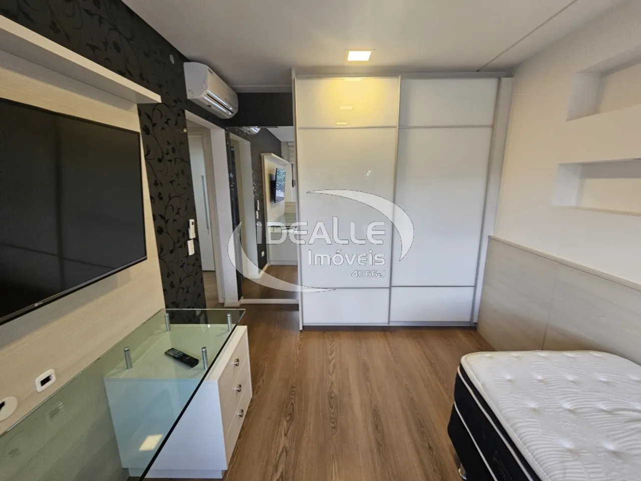 Apartamento de 3 suites con 335 m² y balcón — photo 20