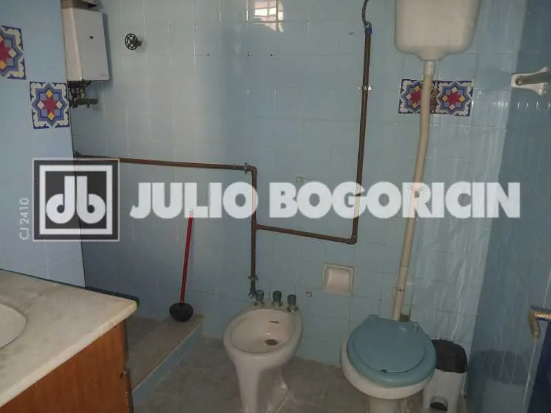 Unfurnished apartment with 6 bedrooms and 3 bathrooms — photo 10