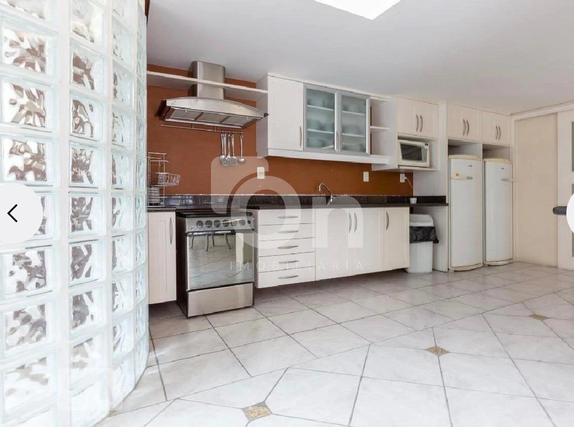 3-bedroom apartment, 1 with its own bathroom, 150 m² — photo 28