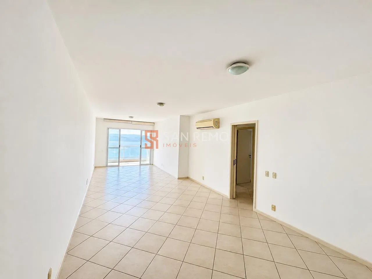 3-bedroom apartment with a water view — photo 8