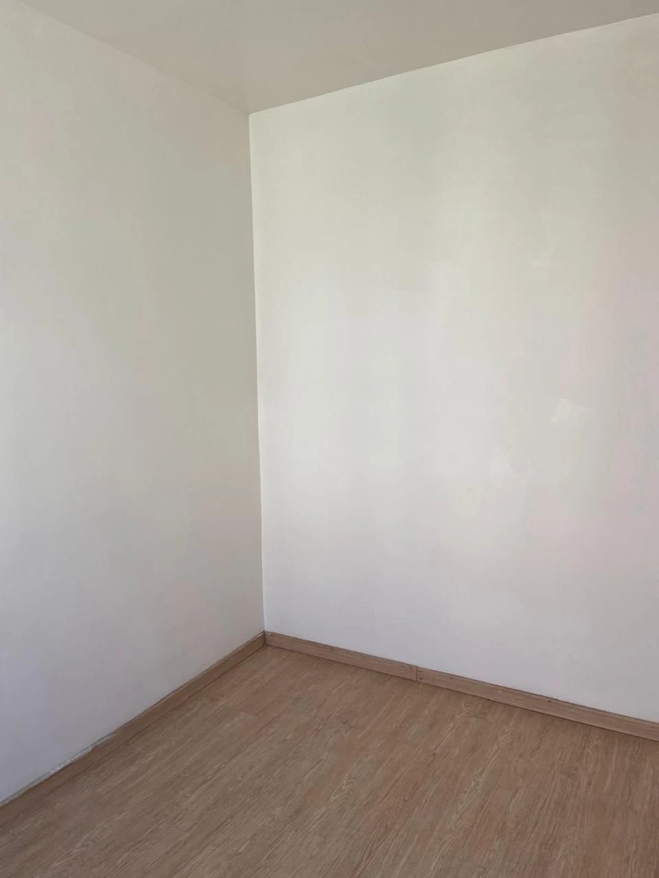 Unfurnished 2-bedroom apartment with a separate kitchen — photo 24