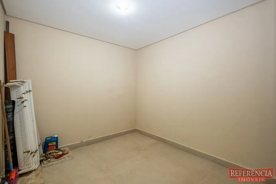 House, 550 m², with a walk-in closet — photo 64