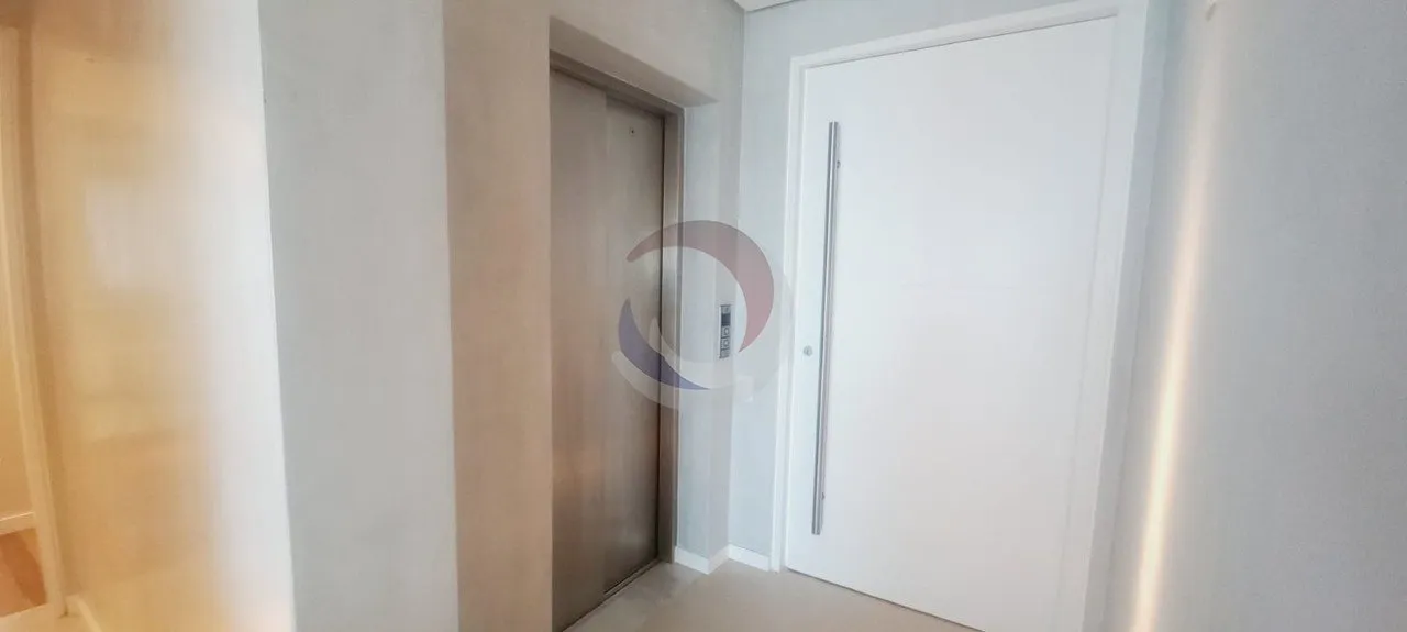 Furnished apartment, 237 m², with floor-to-ceiling windows — photo 34