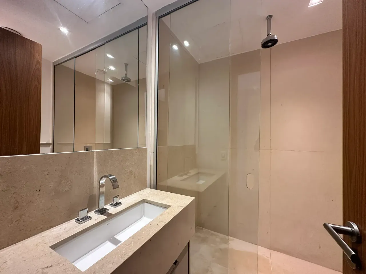 Apartamento sem mobília com 1 quarto e 2 banheiros — photo 15