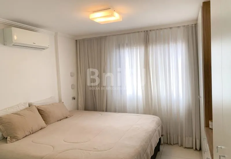 Furnished apartment, 127 m², with a glass-enclosed balcony — photo 5
