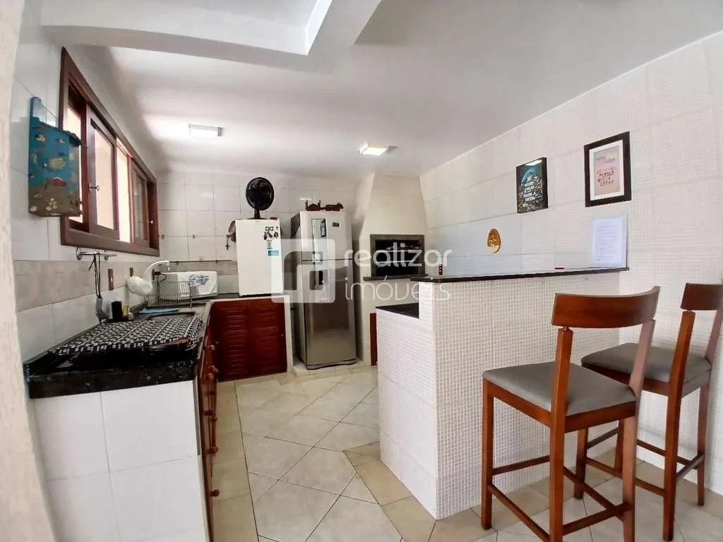 Casa sin amueblar con 3 dormitorios y balcón — photo 16