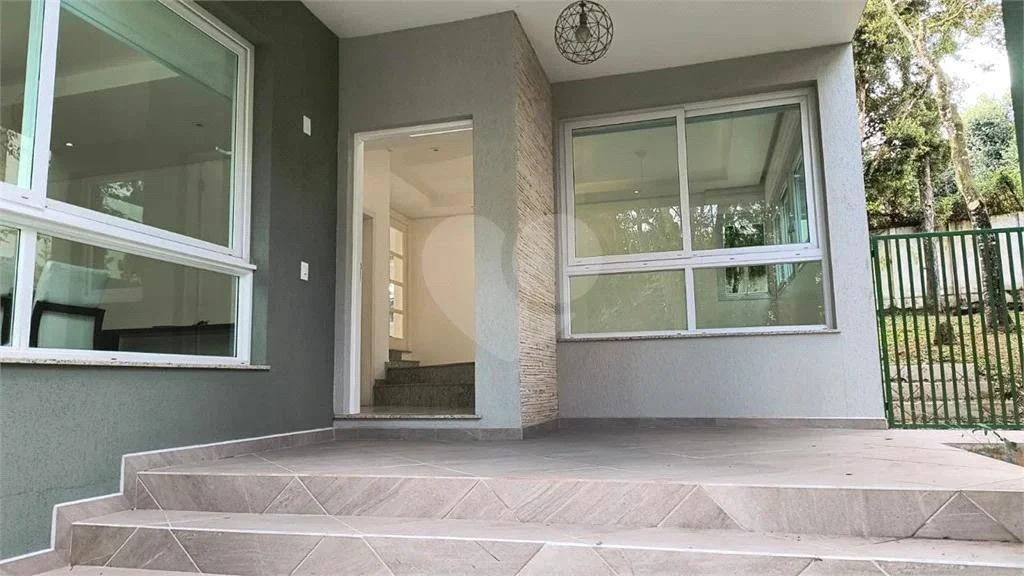 5-bedroom house with floor-to-ceiling windows — photo 42