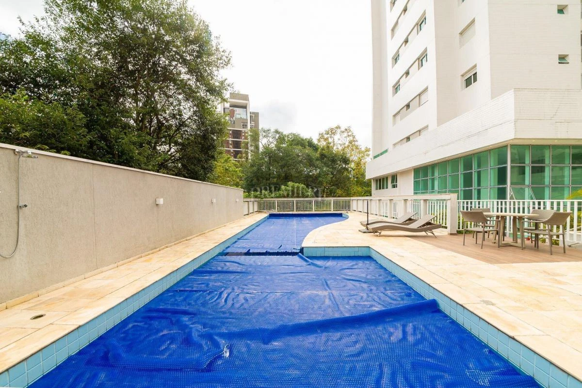Apartment with 4 bedrooms and 5 baths, with a balcony — photo 36