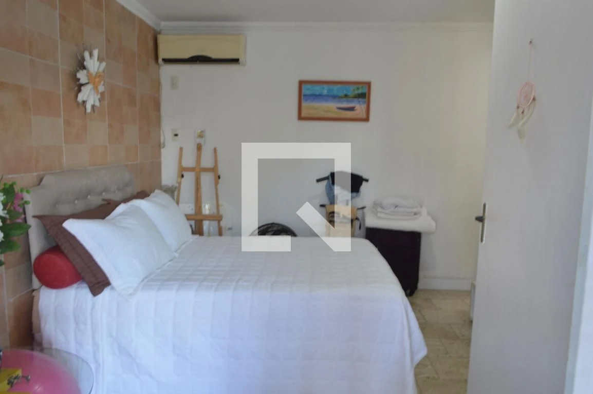3-bedroom apartment with a bathtub — photo 12