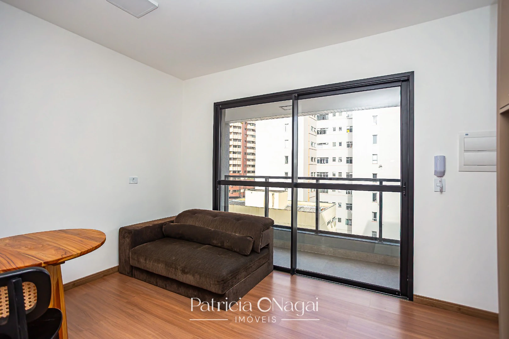 Furnished 1-bedroom apartment with balcony and 56 m² — photo 4