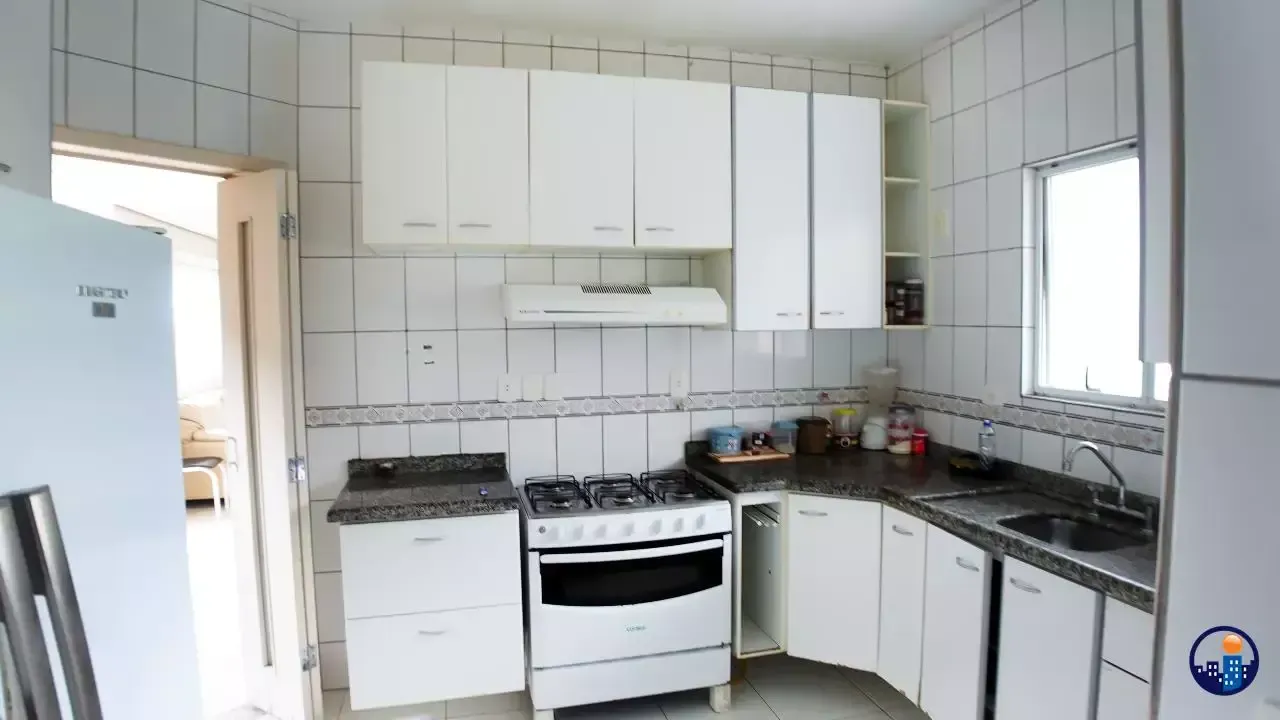 Furnished house with 3 bedrooms and 400 m² in a gated community — photo 4