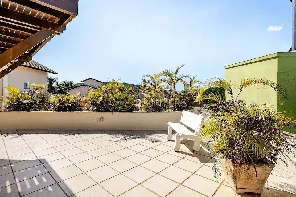 Casa amueblada con 3 dormitorios y 2 suites, 400 m² — photo 25