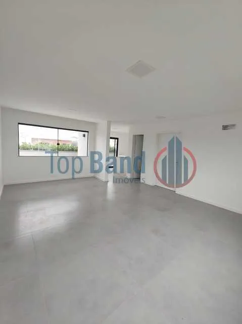 Unfurnished house with 4 bedrooms and 1 bathroom — photo 14