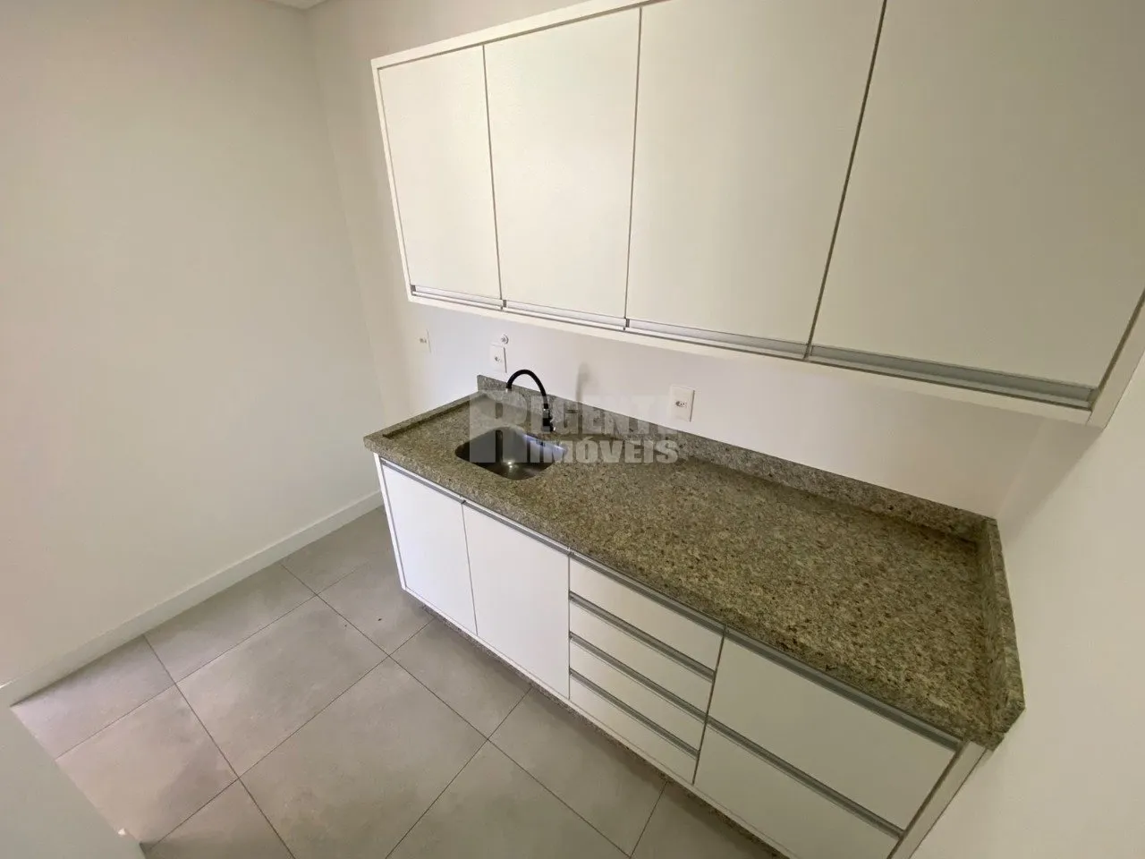 One-bedroom apartment with a private BBQ in Florianópolis — photo 6