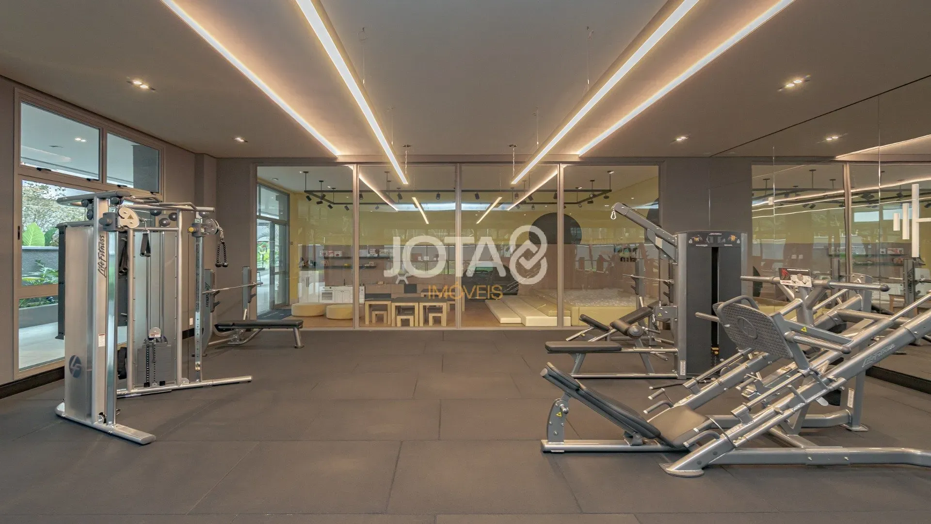 Квартира з 3 спальнями-сюїтами 193 м² і 4 паркомісця — photo 44