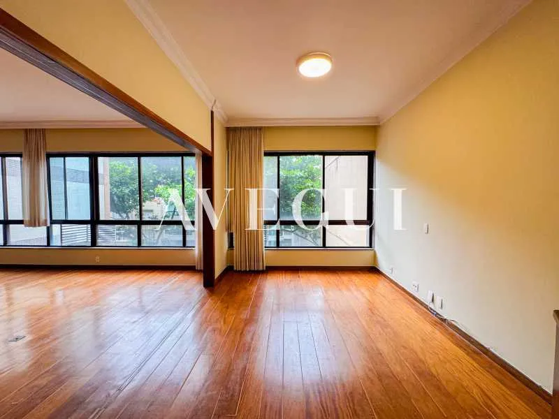 Apartment with 3 bedrooms and 4 bathrooms — photo 13
