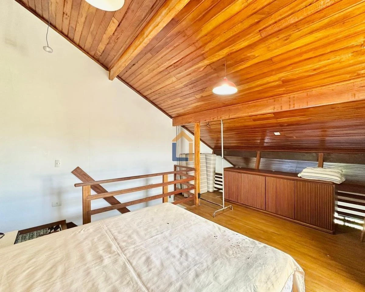 5-bedroom house with a home office — photo 26
