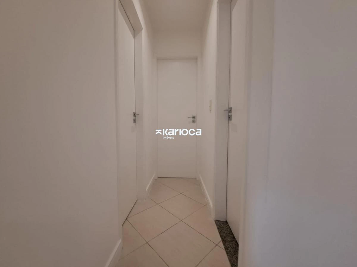 2-bedroom apartment with a glass-enclosed balcony — photo 25