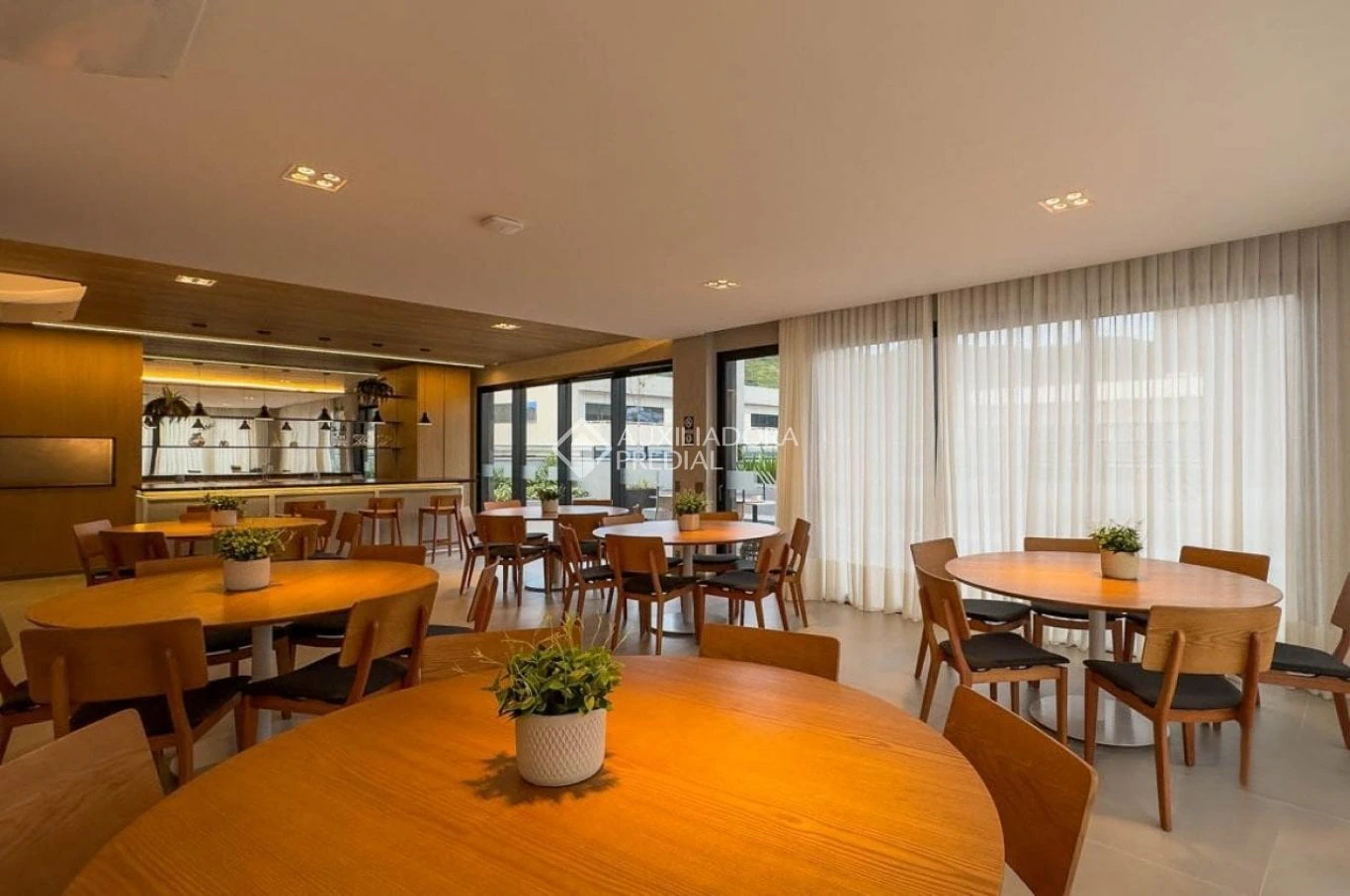 2-bedroom apartment with open kitchen and gas stove — photo 4