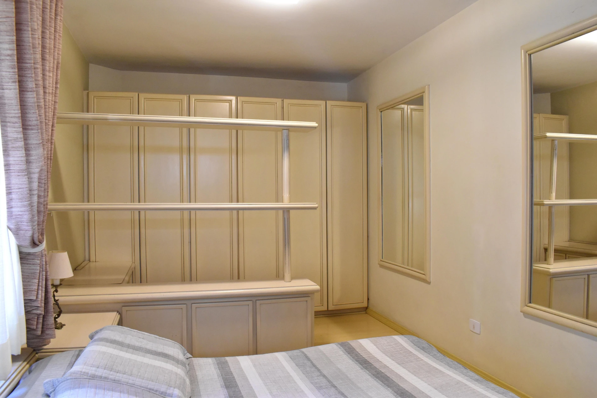 3-bedroom apartment with a bathtub in Curitiba — photo 14
