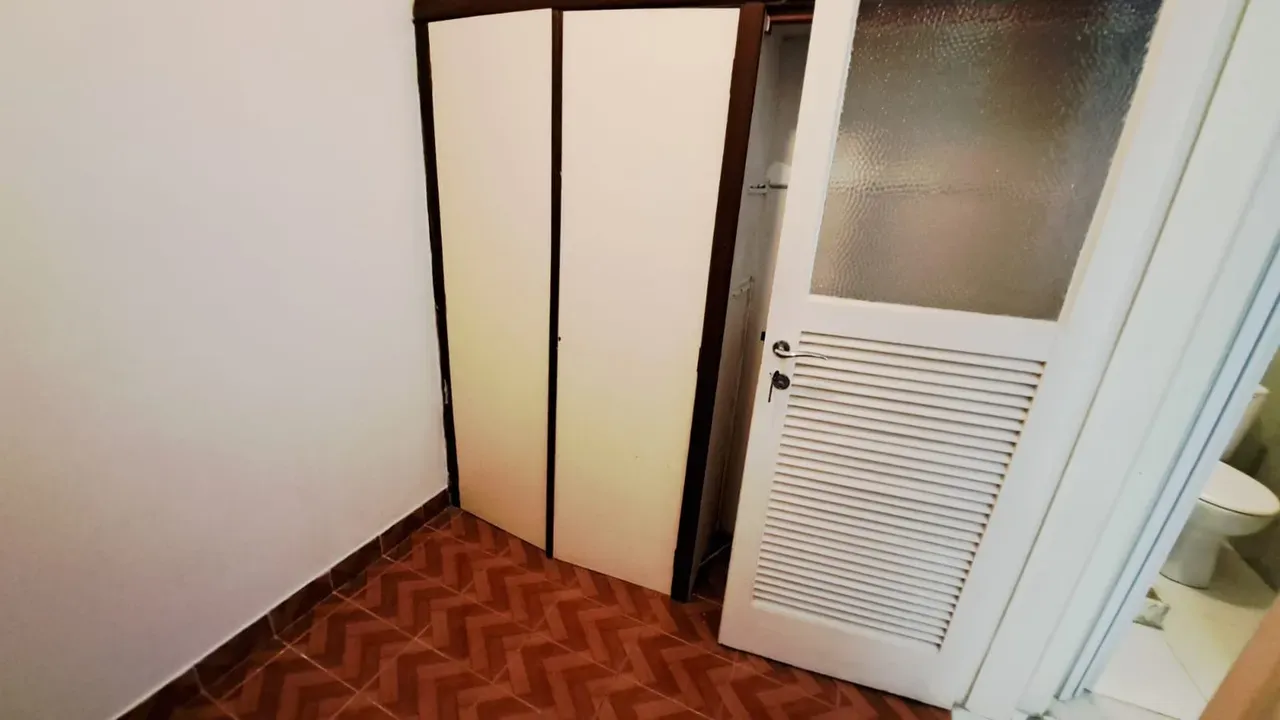 Apartment on the 3rd floor with a walk-in closet — photo 25