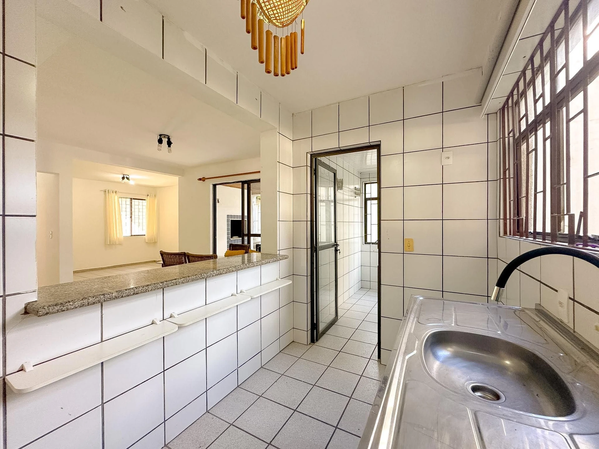 3-bedroom apartment with a grill on the balcony — photo 7
