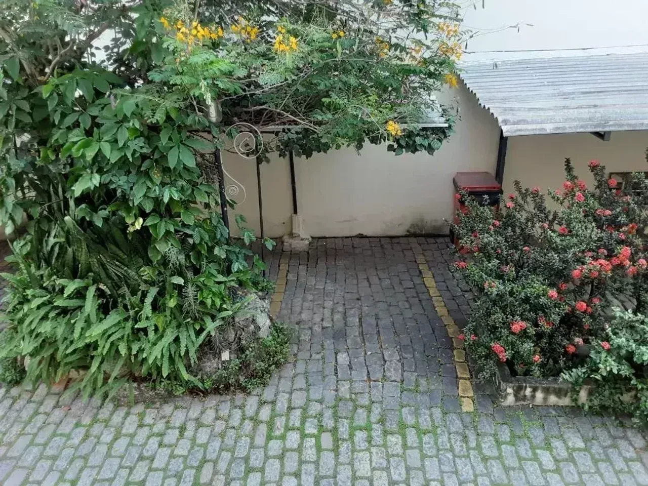 Commercial house with 1 bedroom and 1 bathroom — photo 9