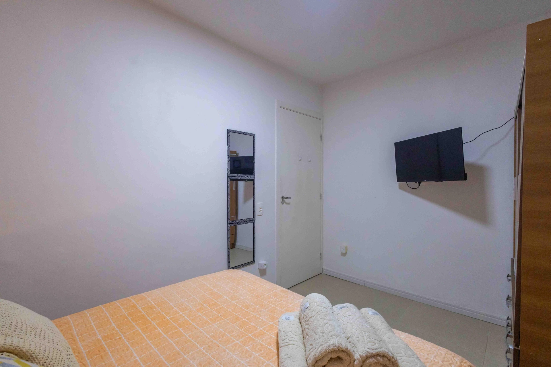 Furnished 2-bedroom apartment with 1 parking space — photo 31