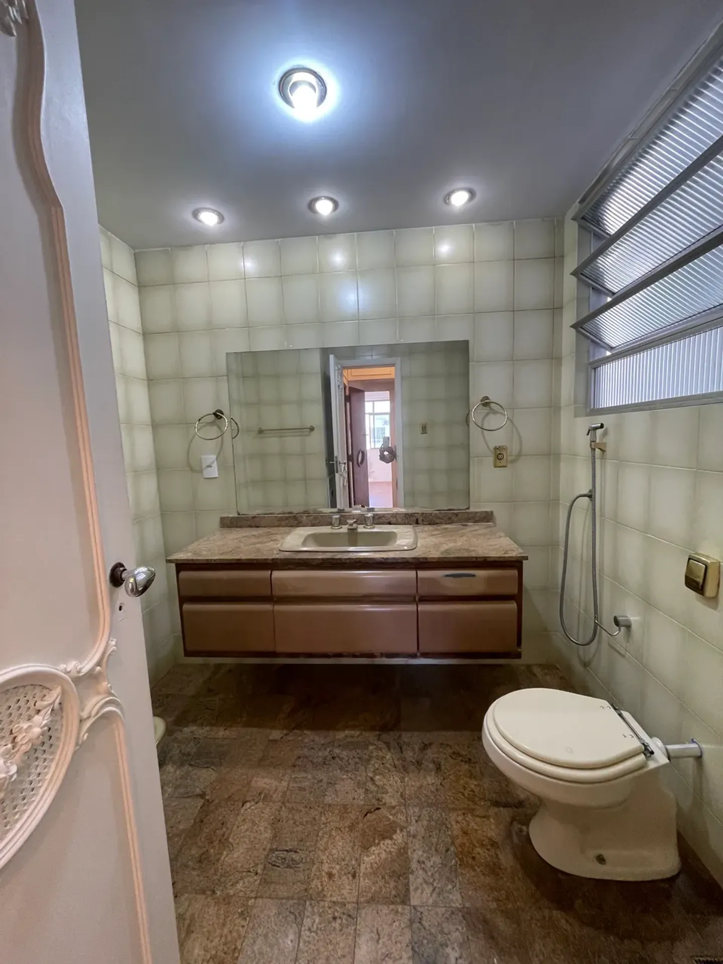Apartamento mobiliado com 4 quartos e 5 banheiros — photo 24