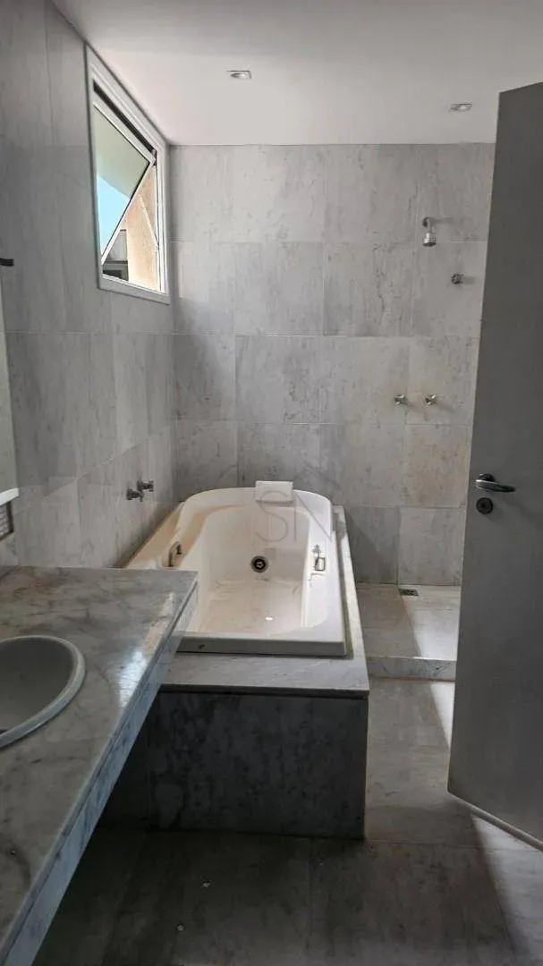 Мебльована квартира з 5 спальнями та 557 м² — photo 23