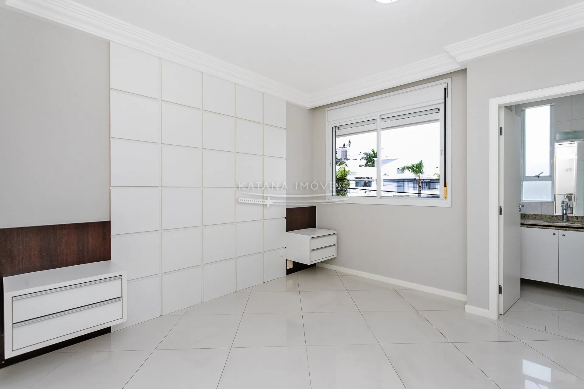 4-bedroom apartment with a bathtub in Florianópolis — photo 22