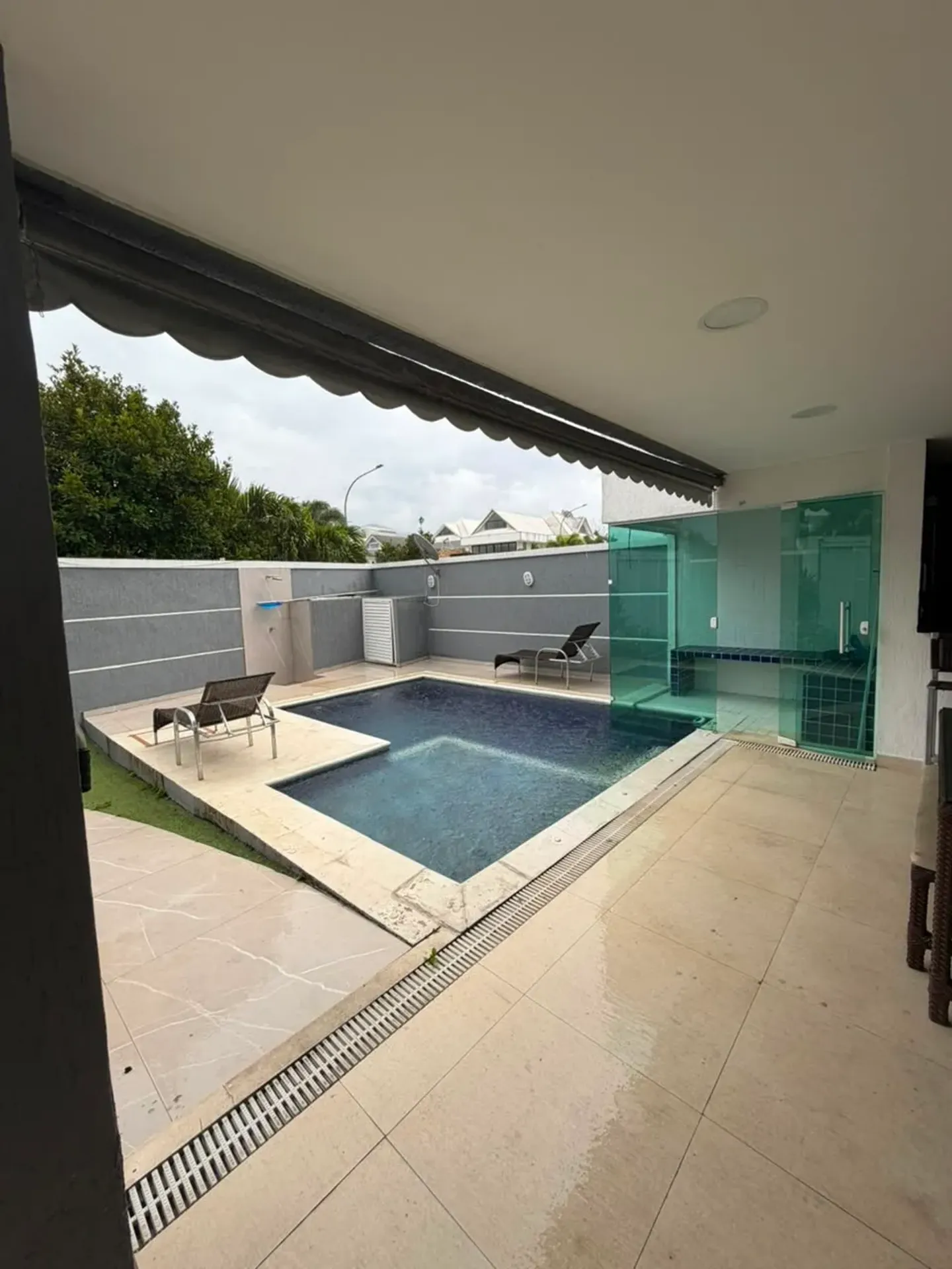 Rental house with 5 bedrooms and 5 bathrooms — photo 35