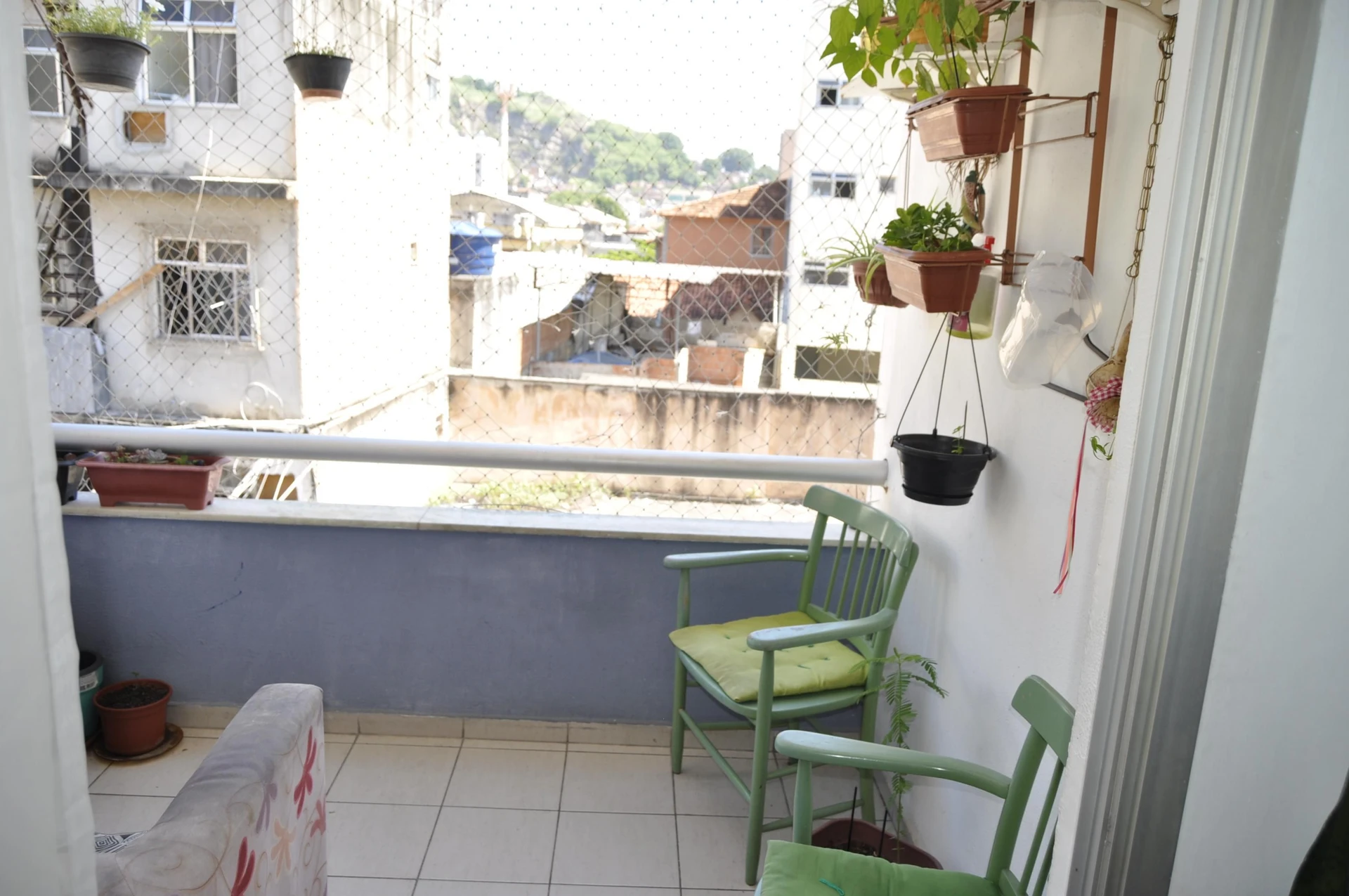 Apartamento mobiliado com 2 quartos e varanda privativa — photo 9